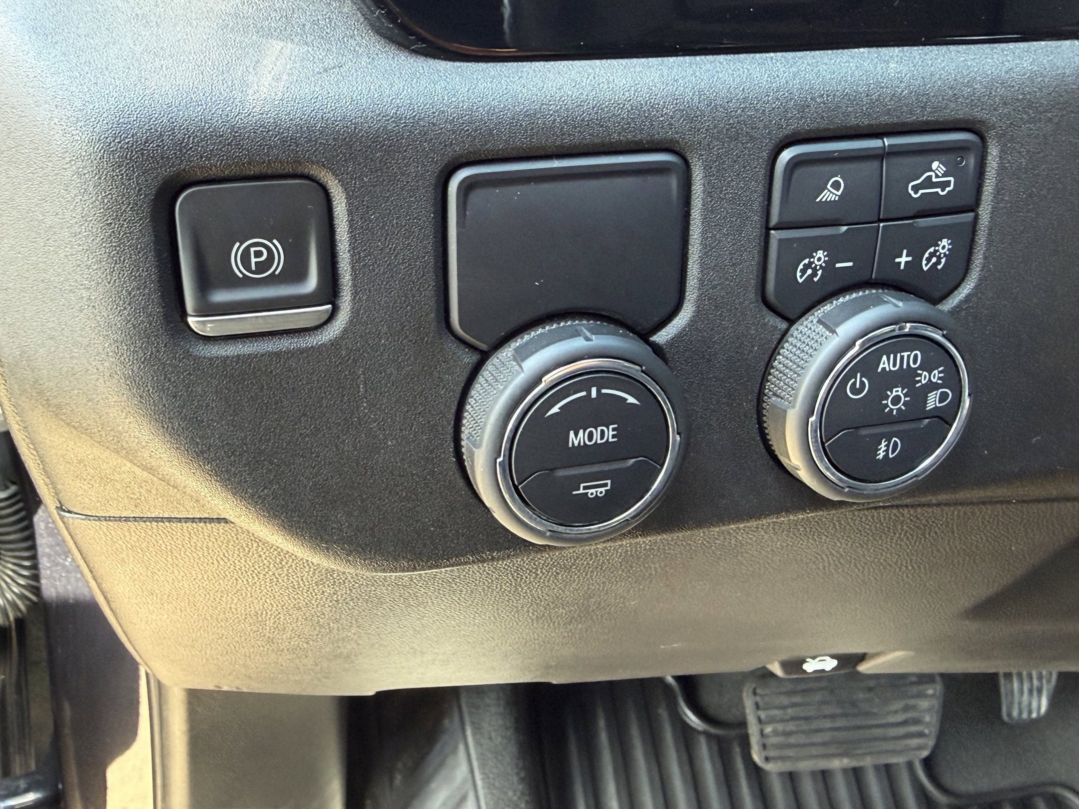 Used 2023 Chevrolet Silverado 1500 LTZ w/ LTZ Convenience Package II RWD image 28