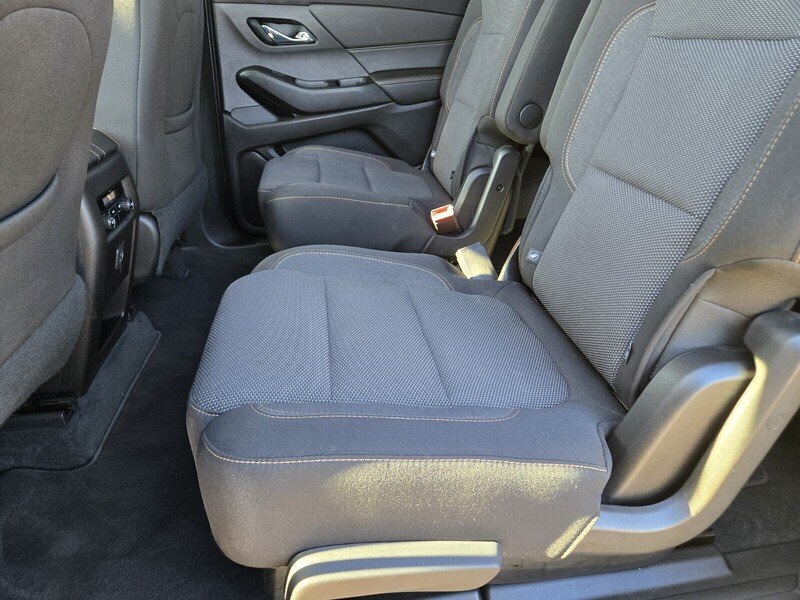 Used 2020 Chevrolet Traverse LT w/ LPO, Cargo Package FWD image 12