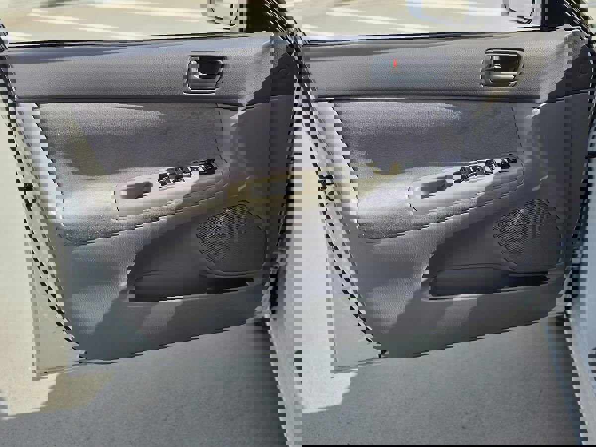 Used 2004 Toyota Camry LE image 20