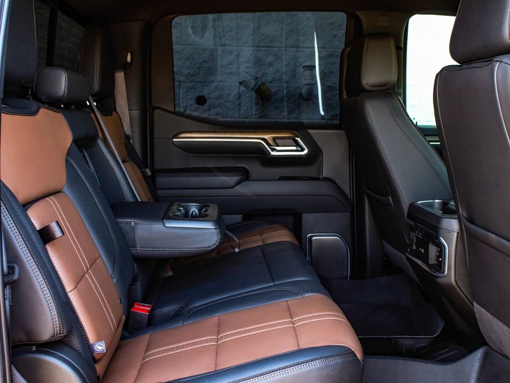 Used 2025 Chevrolet Silverado 1500 High Country image 37