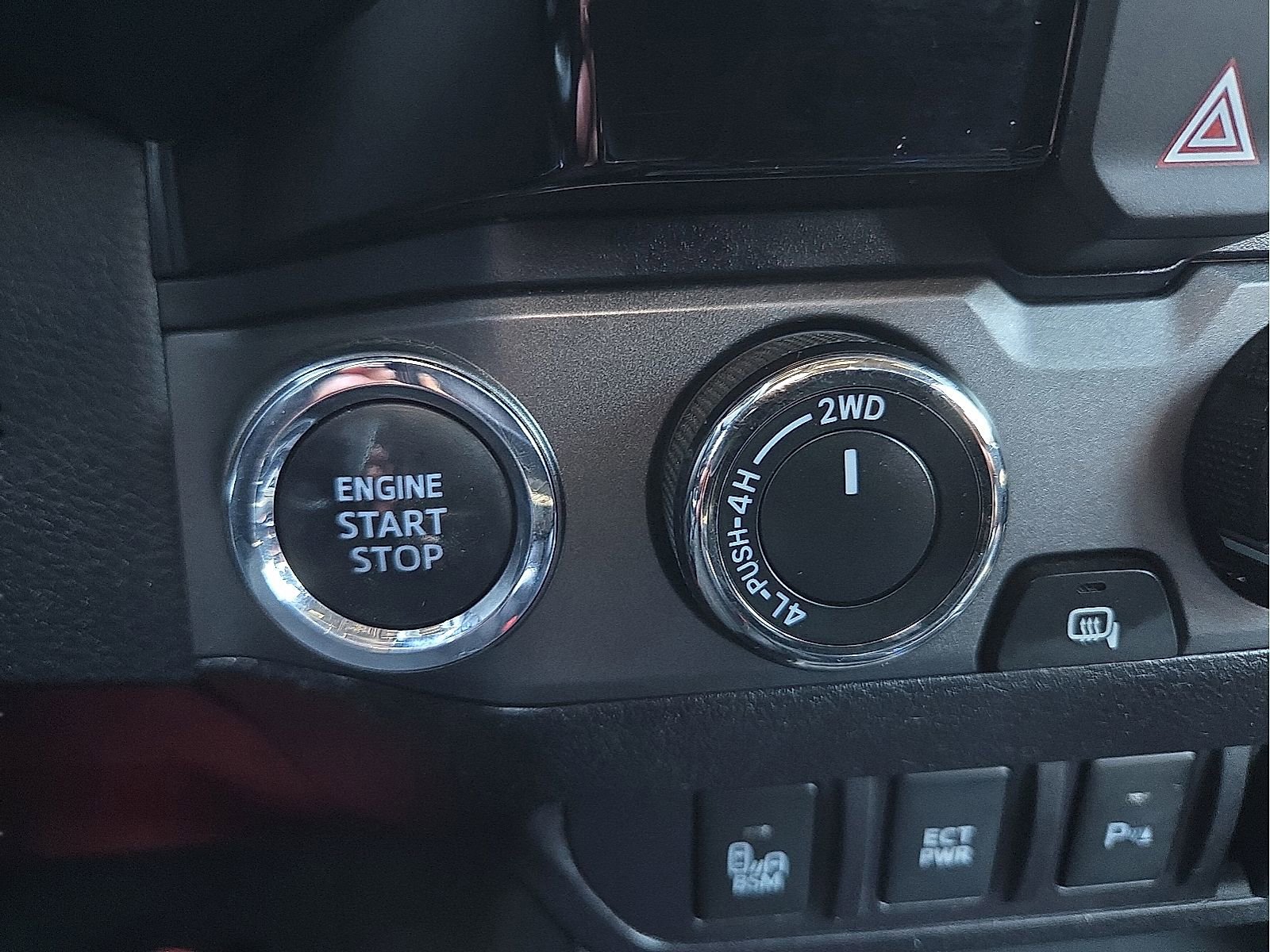 Used 2018 Toyota Tacoma TRD Off-Road w/ Technology Package image 19