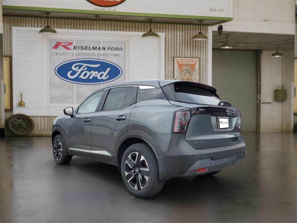 Used 2025 Nissan Kicks SV w/ SV Premium Package image 3