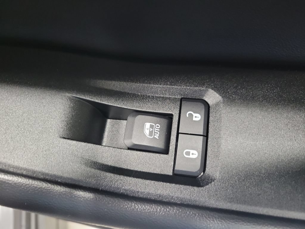Used 2024 Jeep Grand Cherokee L Altitude AWD/4WD image 27