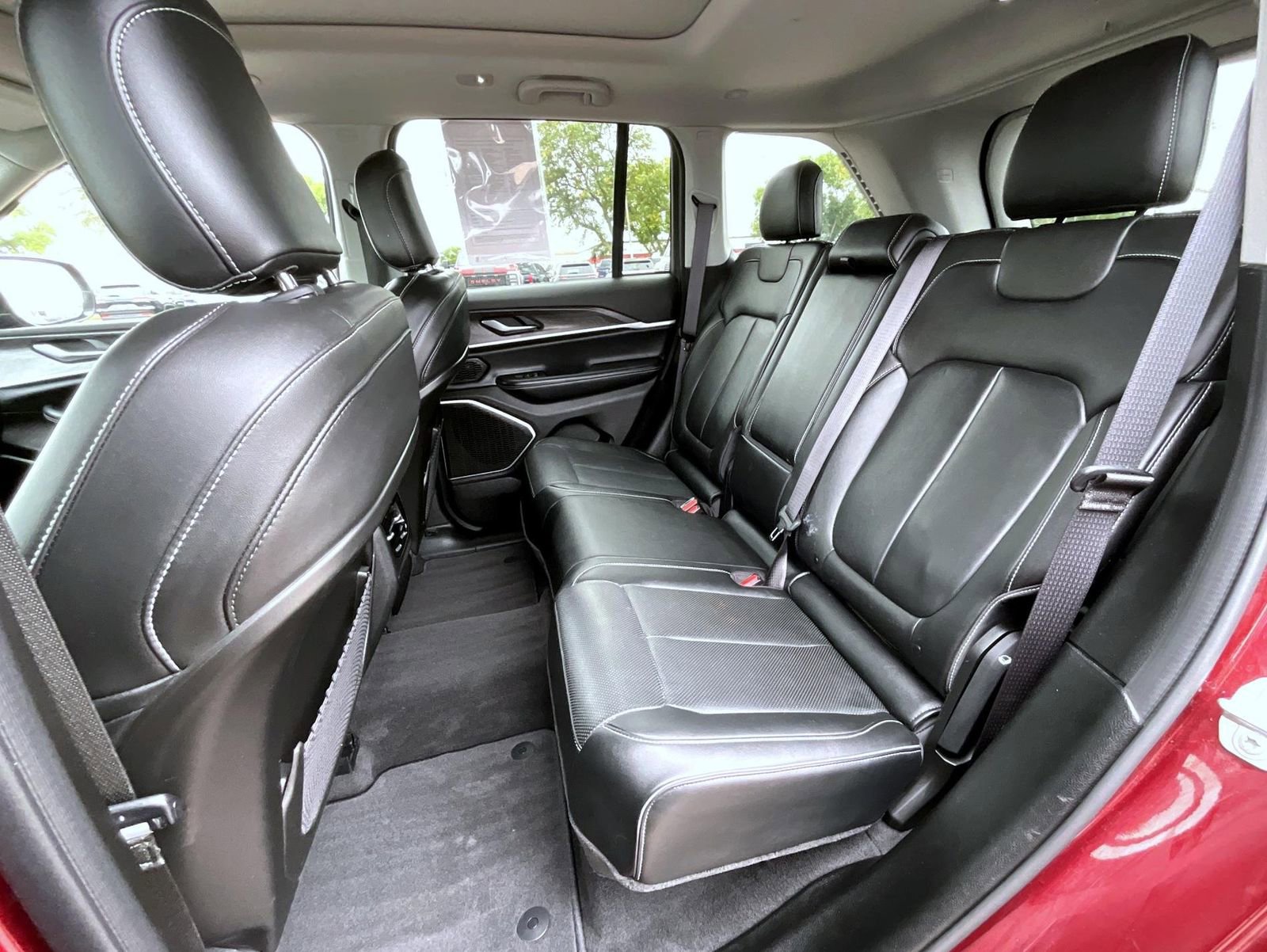 Used 2022 Jeep Grand Cherokee Limited w/ MOPAR Finishing Package image 20