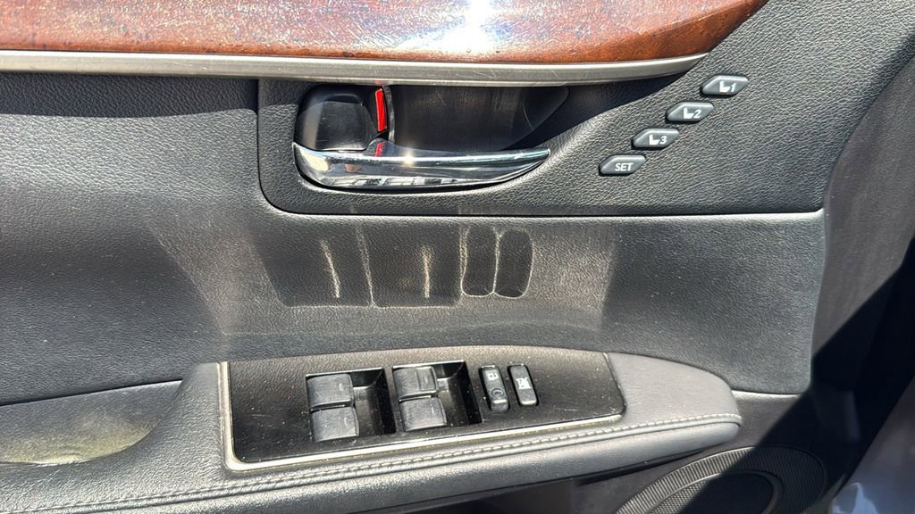 Used 2017 Lexus ES 350 w/ Navigation System Package image 11