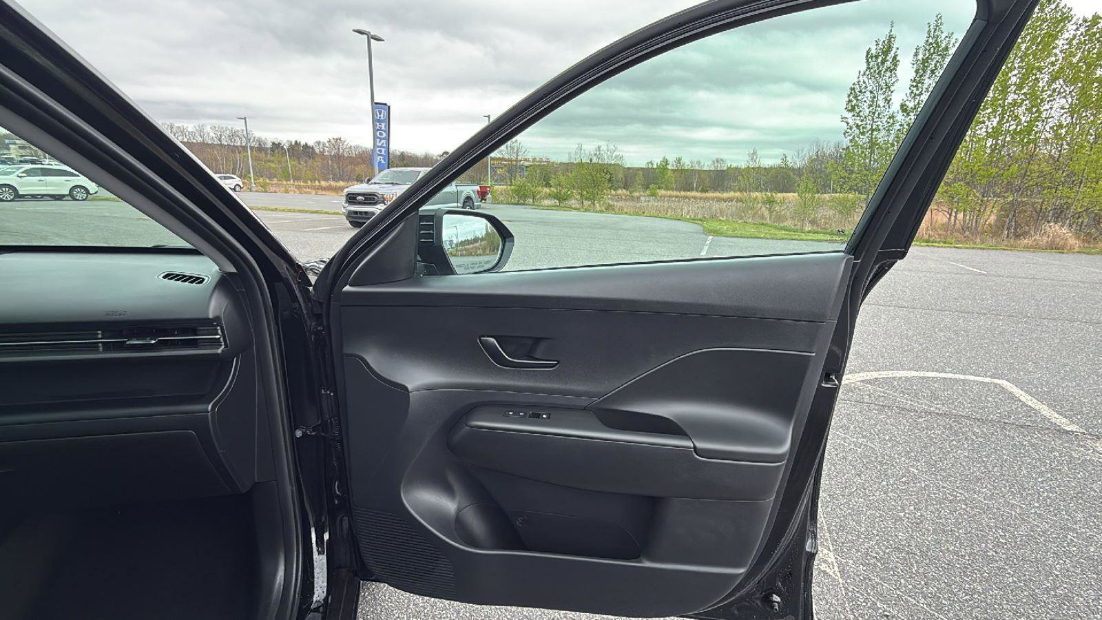 Certified 2024 Hyundai Kona SEL FWD image 17