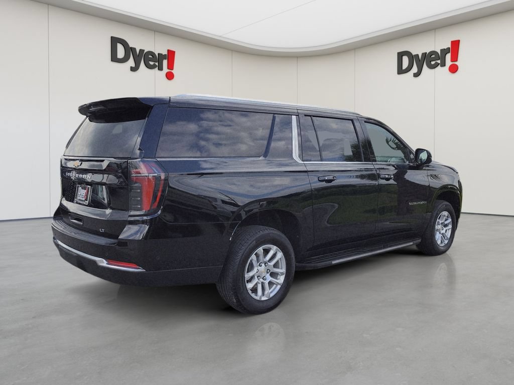 Used 2025 Chevrolet Suburban LT RWD image 3
