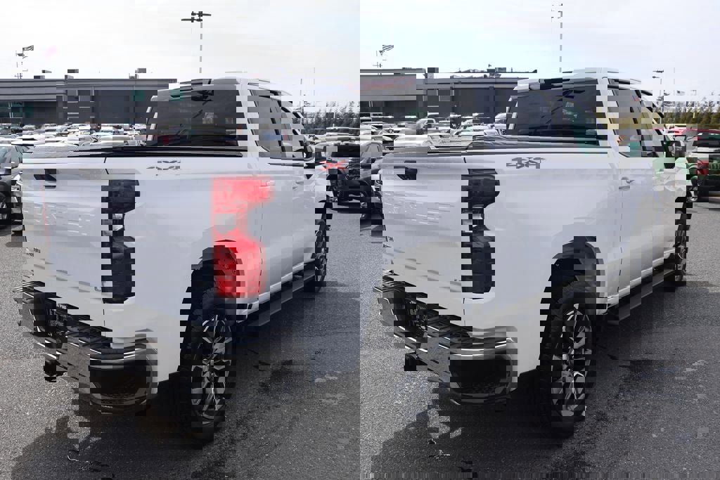 Used 2022 Chevrolet Silverado 1500 LT image 7