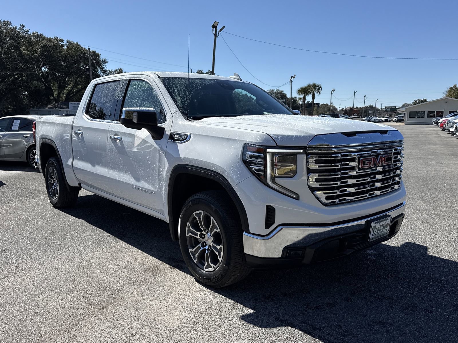 Used 2025 GMC Sierra 1500 SLT image 7