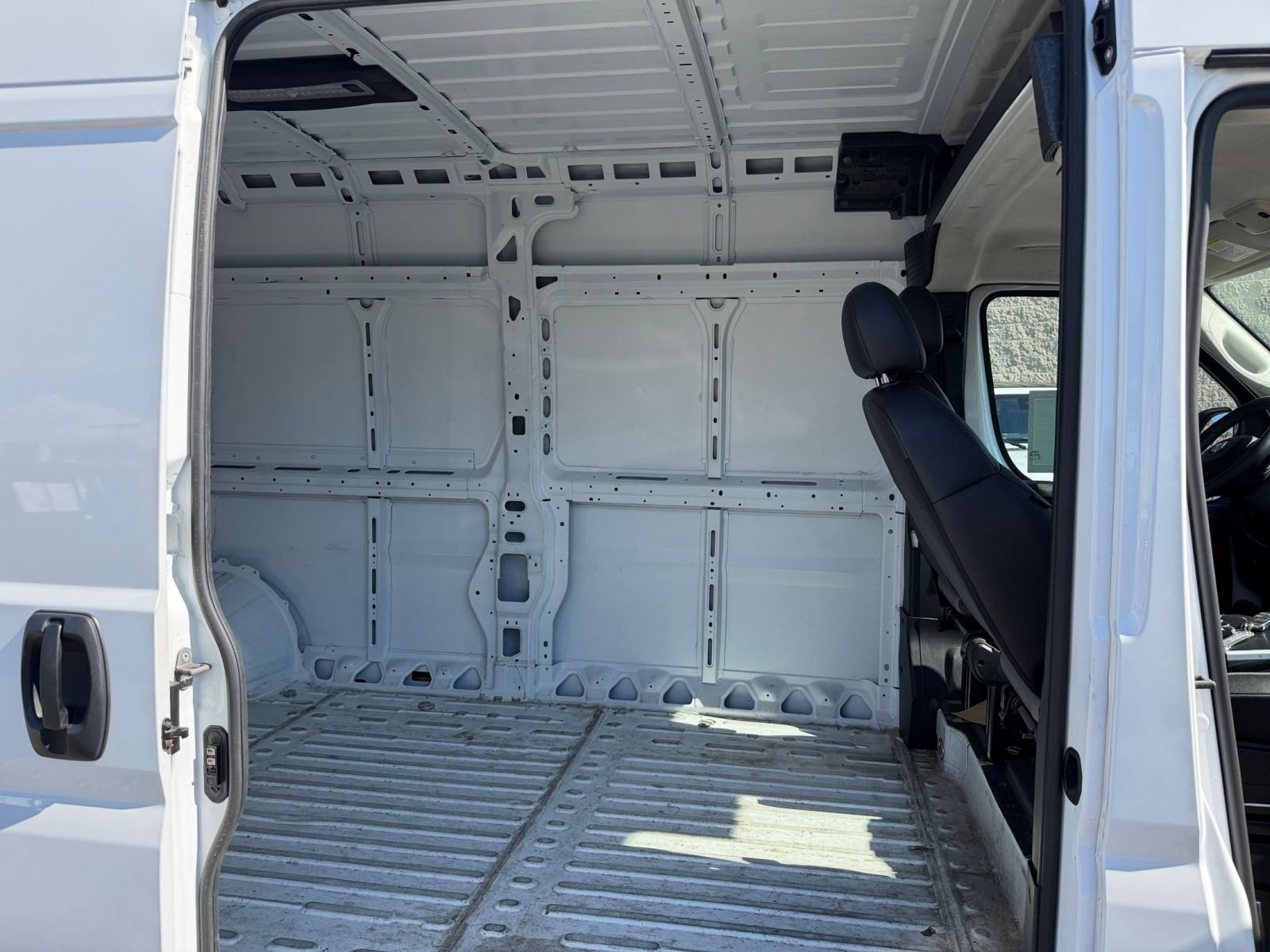 Used 2026 RAM ProMaster 2500 w/ Convenience Group FWD image 22