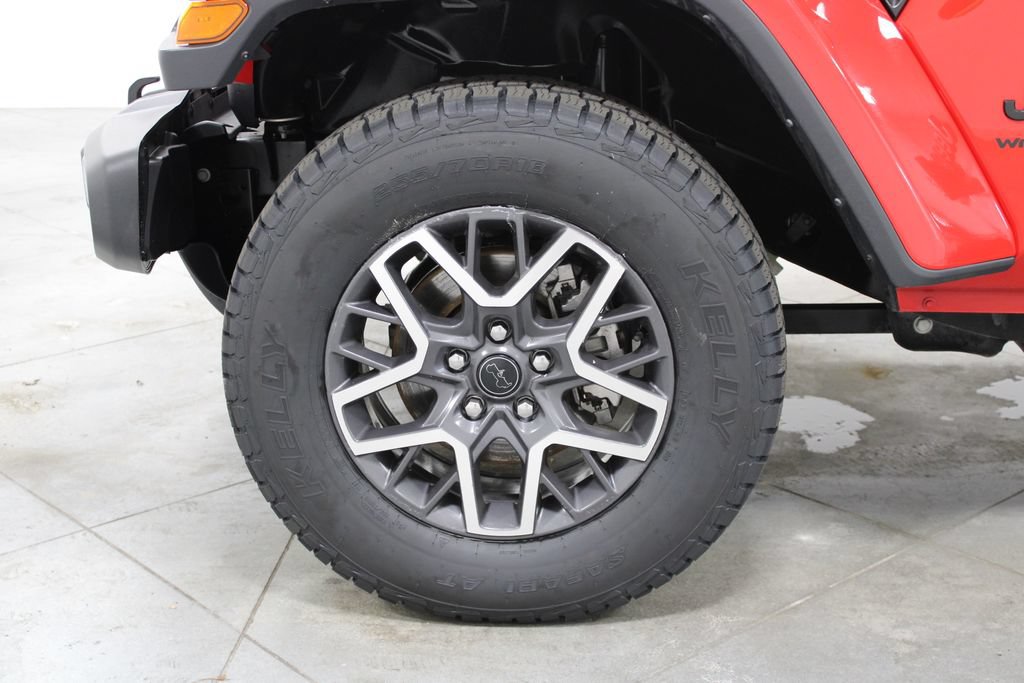 Used 2025 Jeep Wrangler Unlimited Sahara AWD/4WD image 19