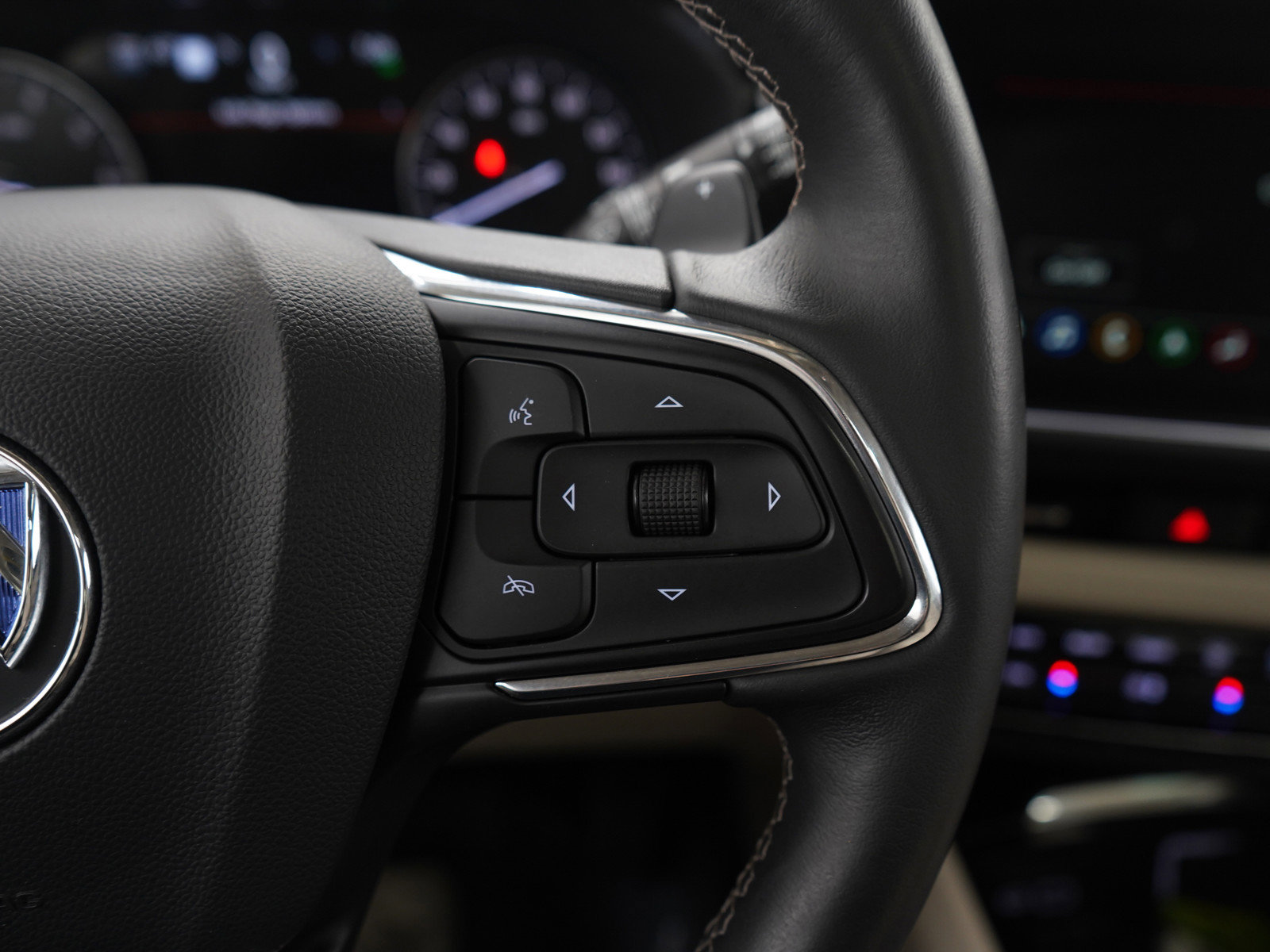 Used 2022 Buick Envision Essence w/ Technology Package I image 24