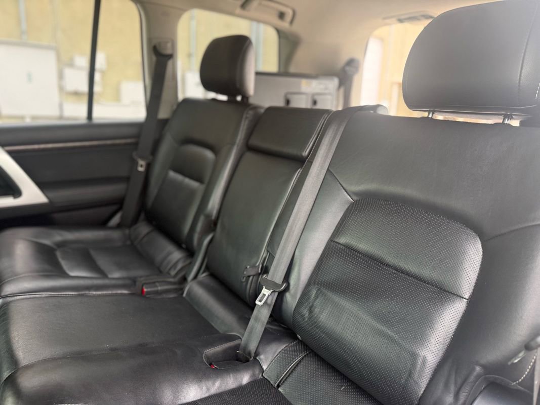 Used 2015 Toyota Land Cruiser AWD/4WD image 16