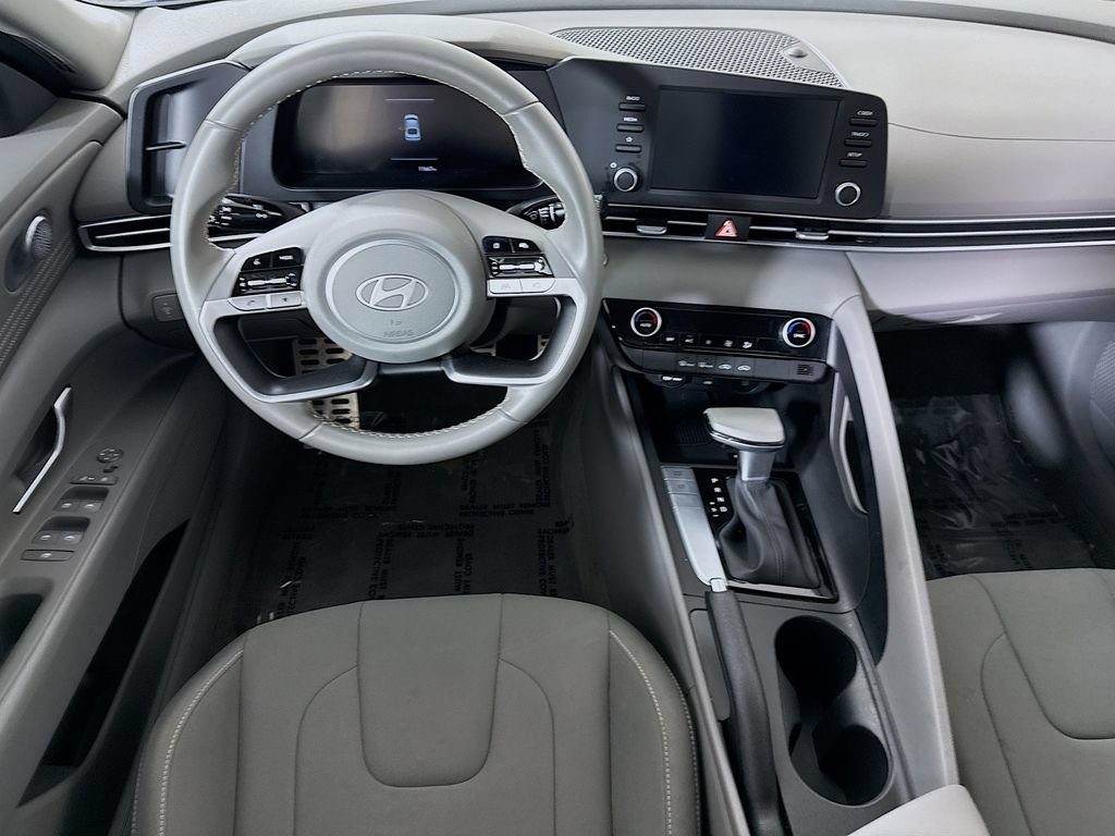 Certified 2025 Hyundai Elantra Sport FWD image 4