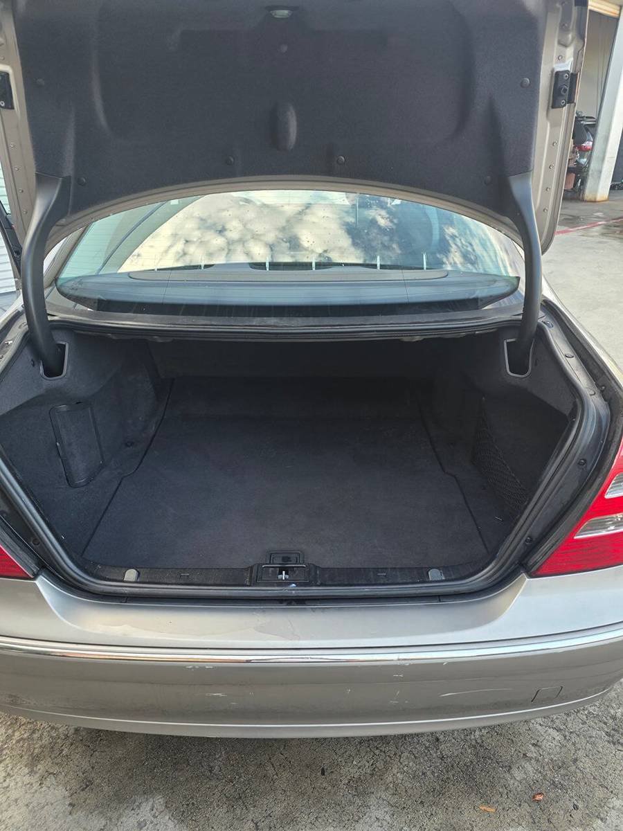 Used 2005 Mercedes-Benz E 320 Sedan image 15