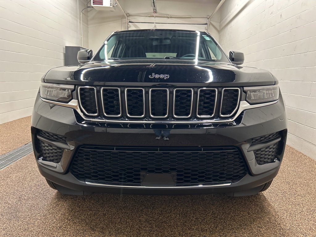 Used 2023 Jeep Grand Cherokee Laredo w/ Luxury Tech Group I image 6