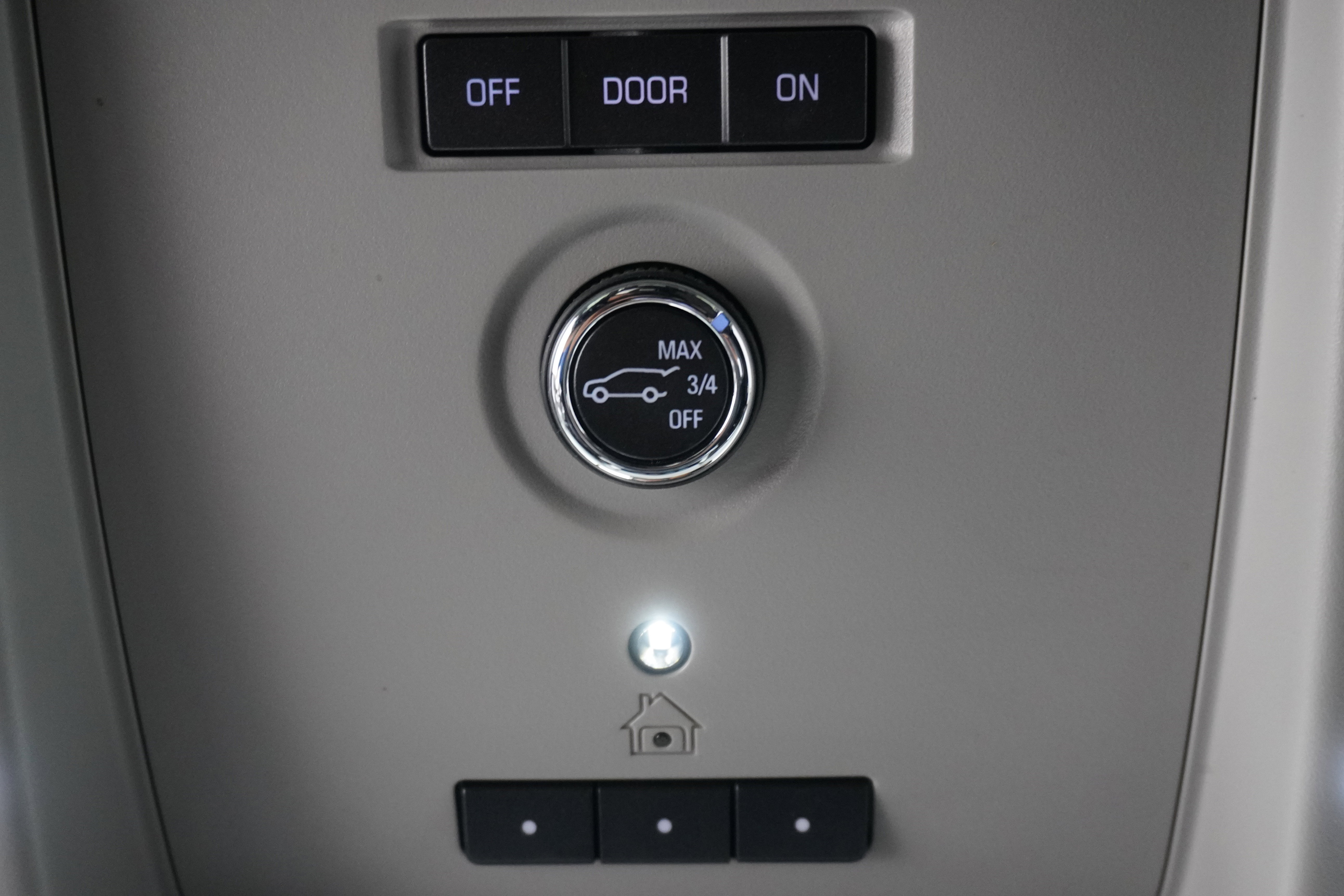 Used 2019 GMC Yukon XL SLE w/ SLE Value Package image 22