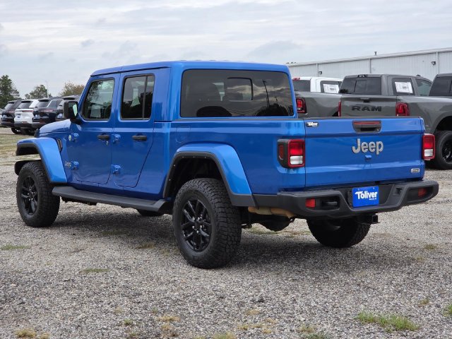 Used 2022 Jeep Gladiator Overland w/ Popular Equipment Package AWD/4WD image 5