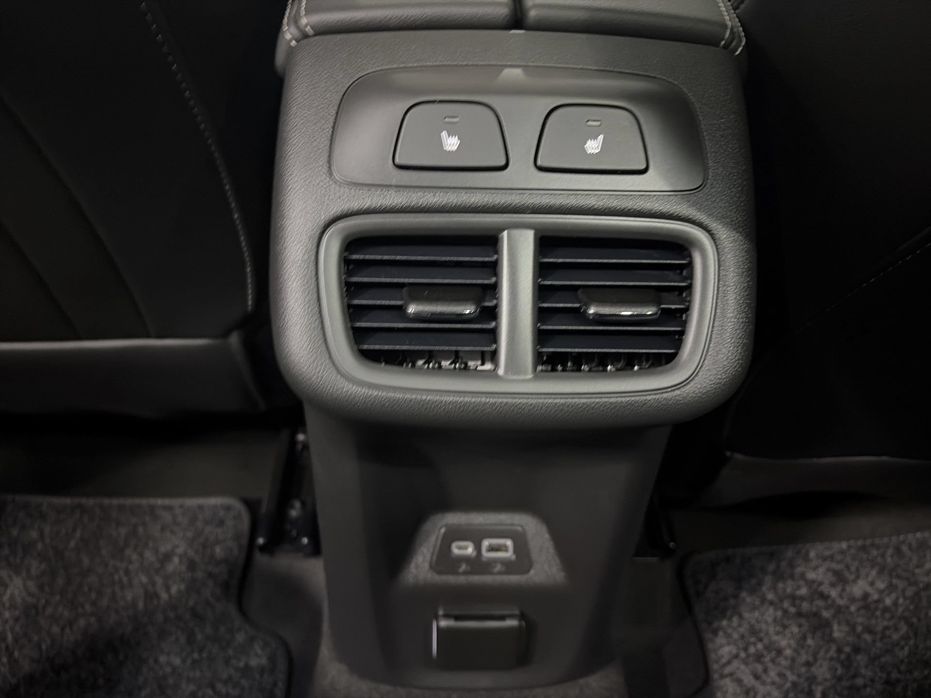Used 2023 Buick Envision Avenir AWD/4WD image 24
