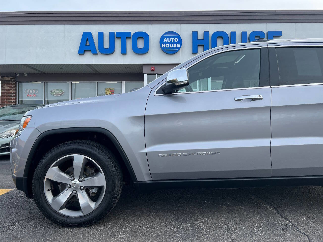 Used 2014 Jeep Grand Cherokee Limited AWD/4WD image 38