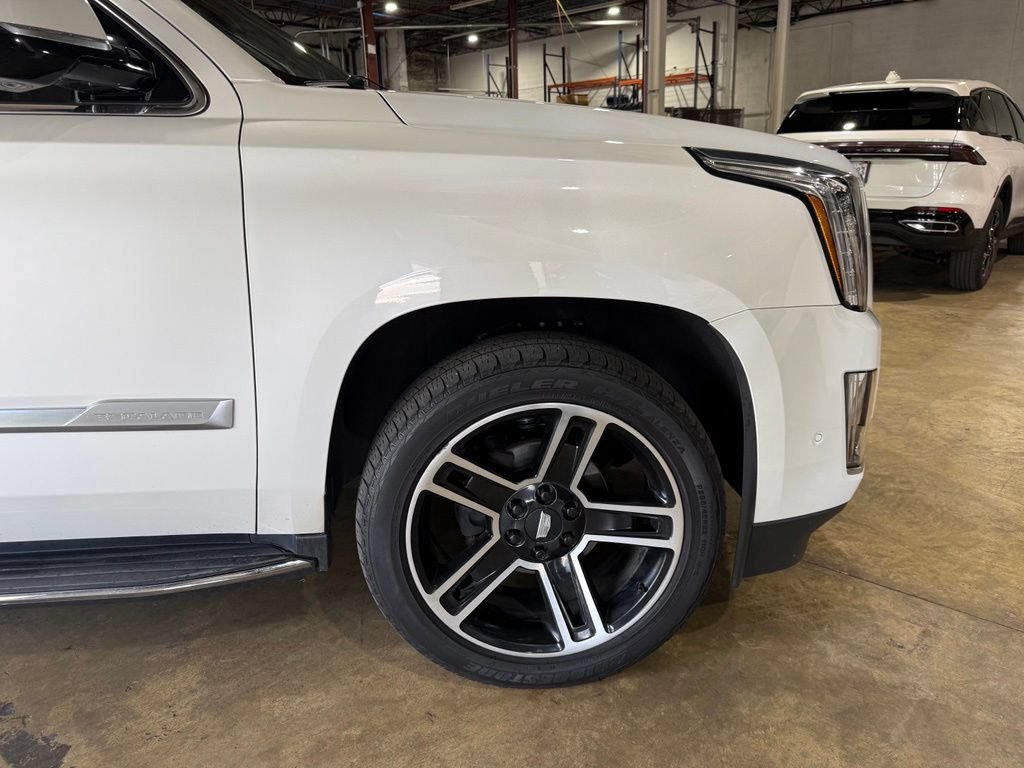 Used 2020 Cadillac Escalade Luxury AWD/4WD image 13
