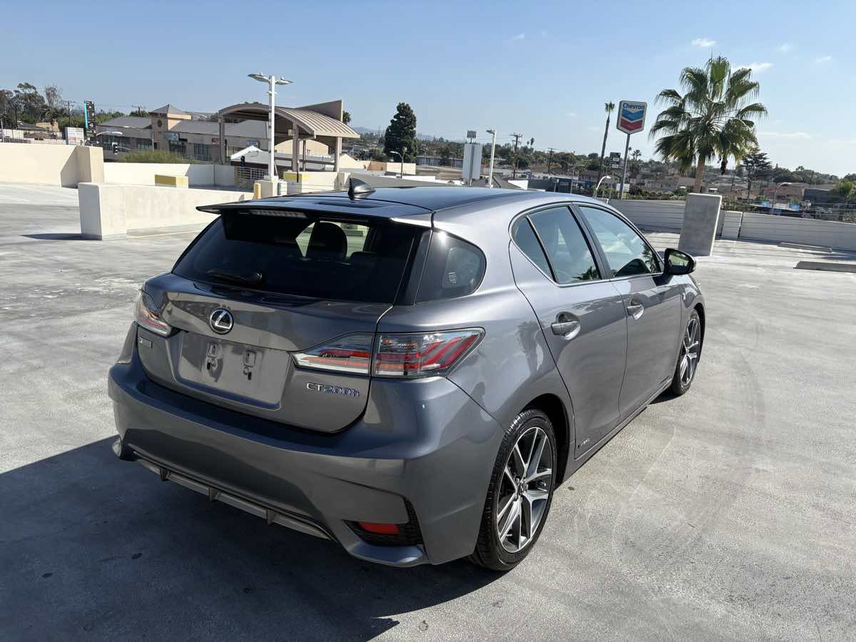 Used 2015 Lexus CT 200h image 44