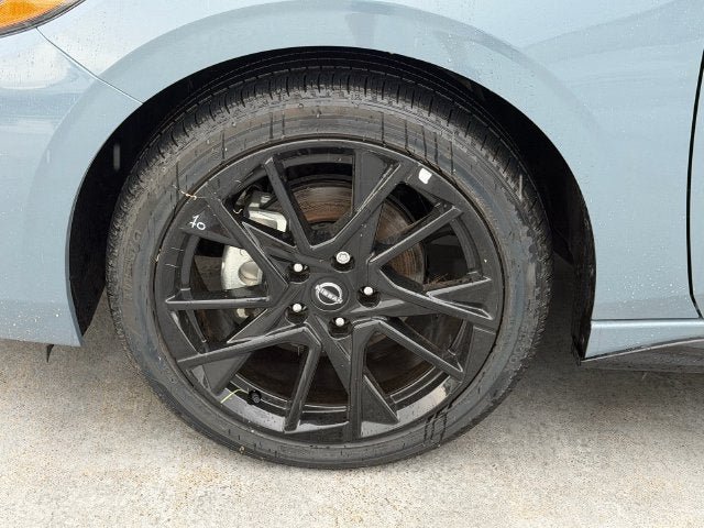 New 2025 Nissan Sentra SR w/ Midnight Edition FWD image 12