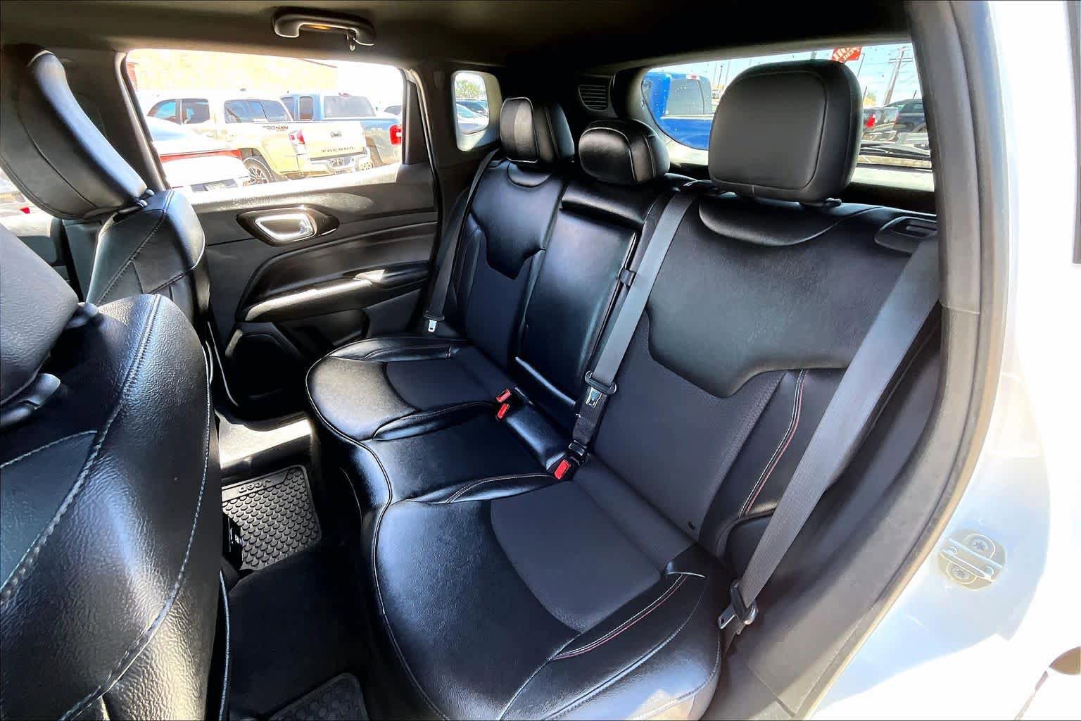 Used 2024 Jeep Compass Trailhawk AWD/4WD image 19