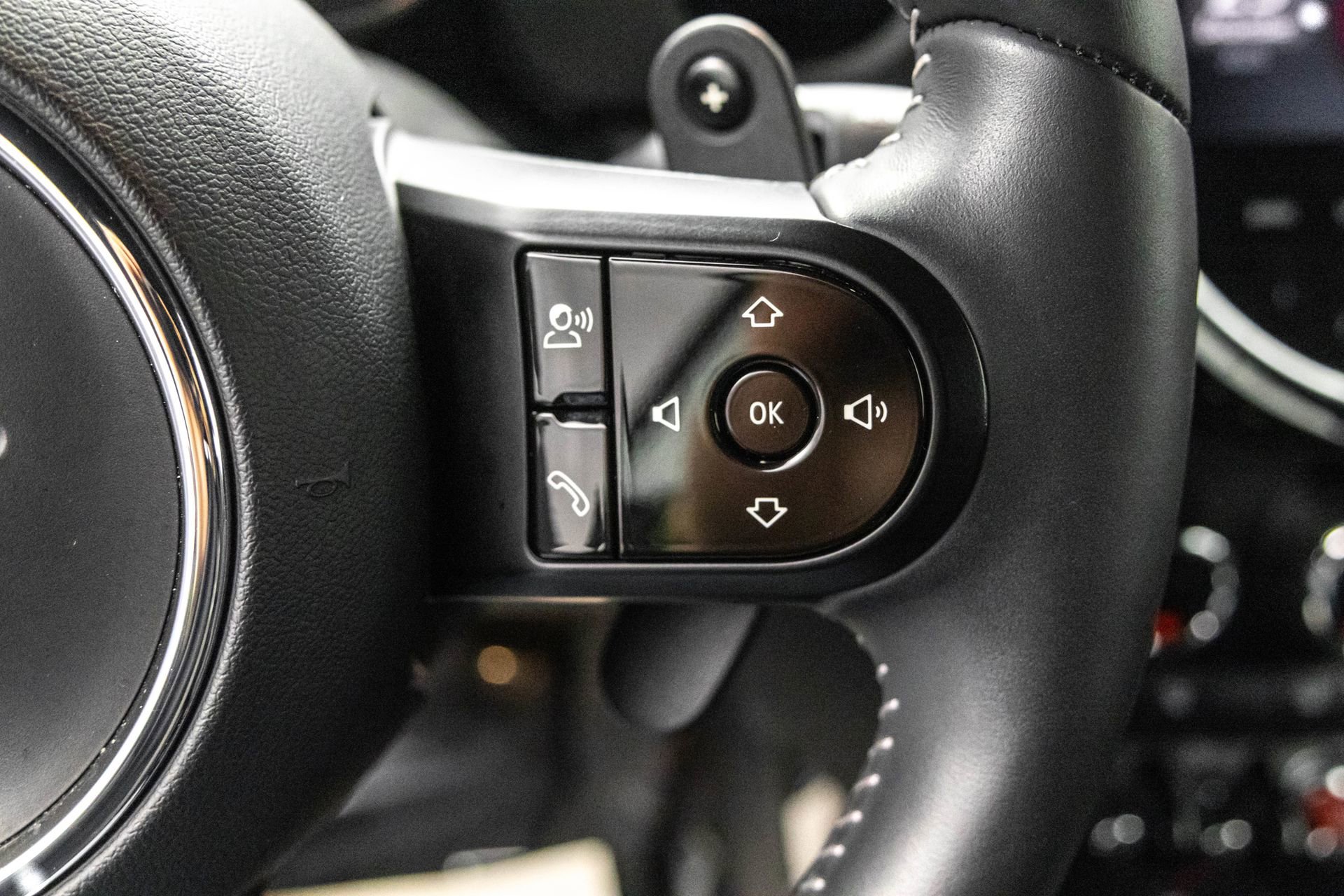 Used 2024 MINI Cooper S w/ Seaside Edition image 21