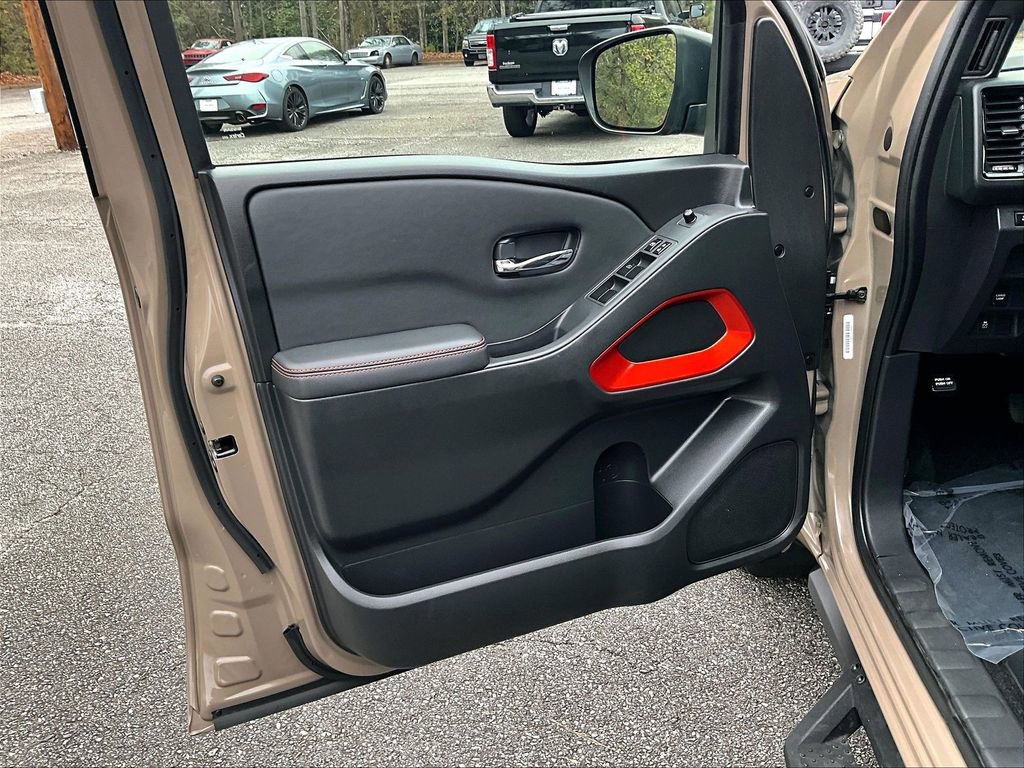 Used 2022 Nissan Frontier Pro-X image 16