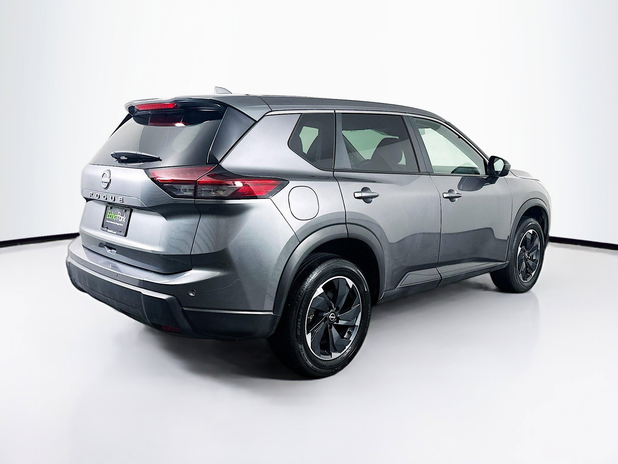 Used 2025 Nissan Rogue SV FWD image 9
