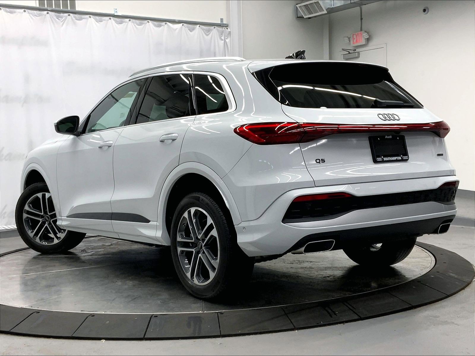 New 2025 Audi Q5 Premium AWD/4WD image 2