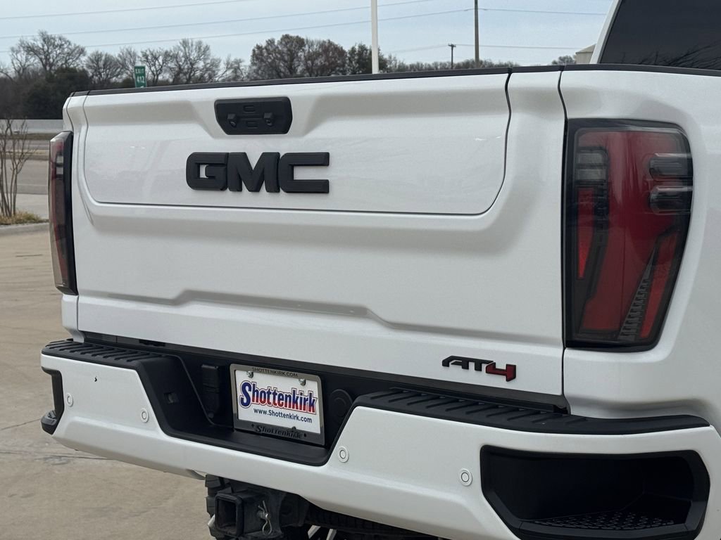 Used 2024 GMC Sierra 2500 AT4 w/ AT4 Preferred Package image 6