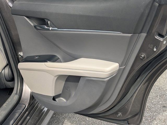 Used 2020 Toyota Camry SE image 15