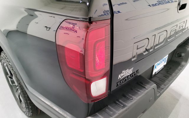 New 2026 Honda Ridgeline Black Edition image 9