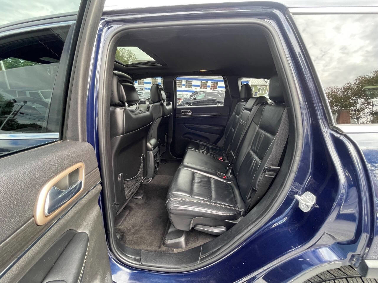 Used 2015 Jeep Grand Cherokee Limited image 24