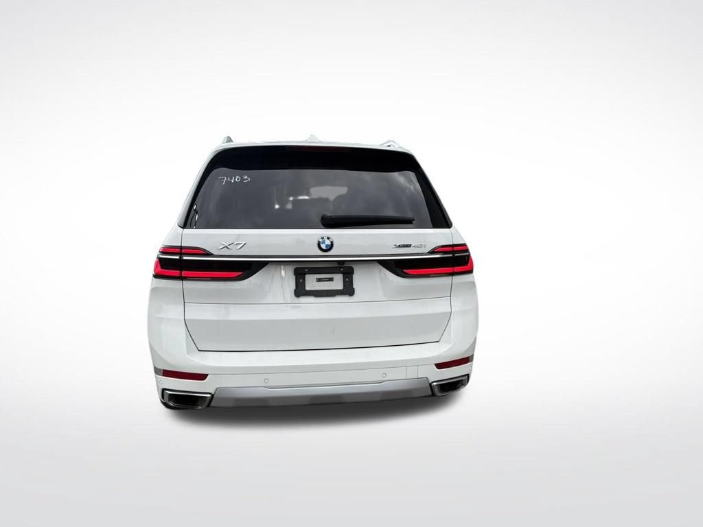 Used 2025 BMW X7 xDrive40i AWD/4WD image 6