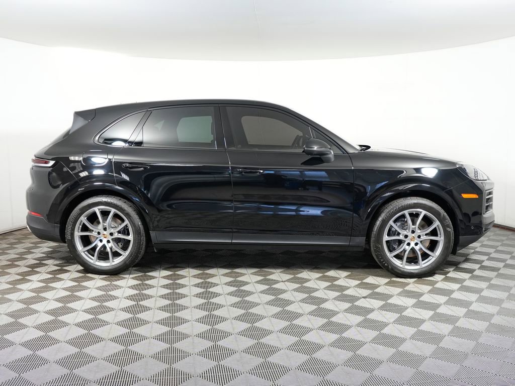 Certified 2024 Porsche Cayenne AWD/4WD image 8