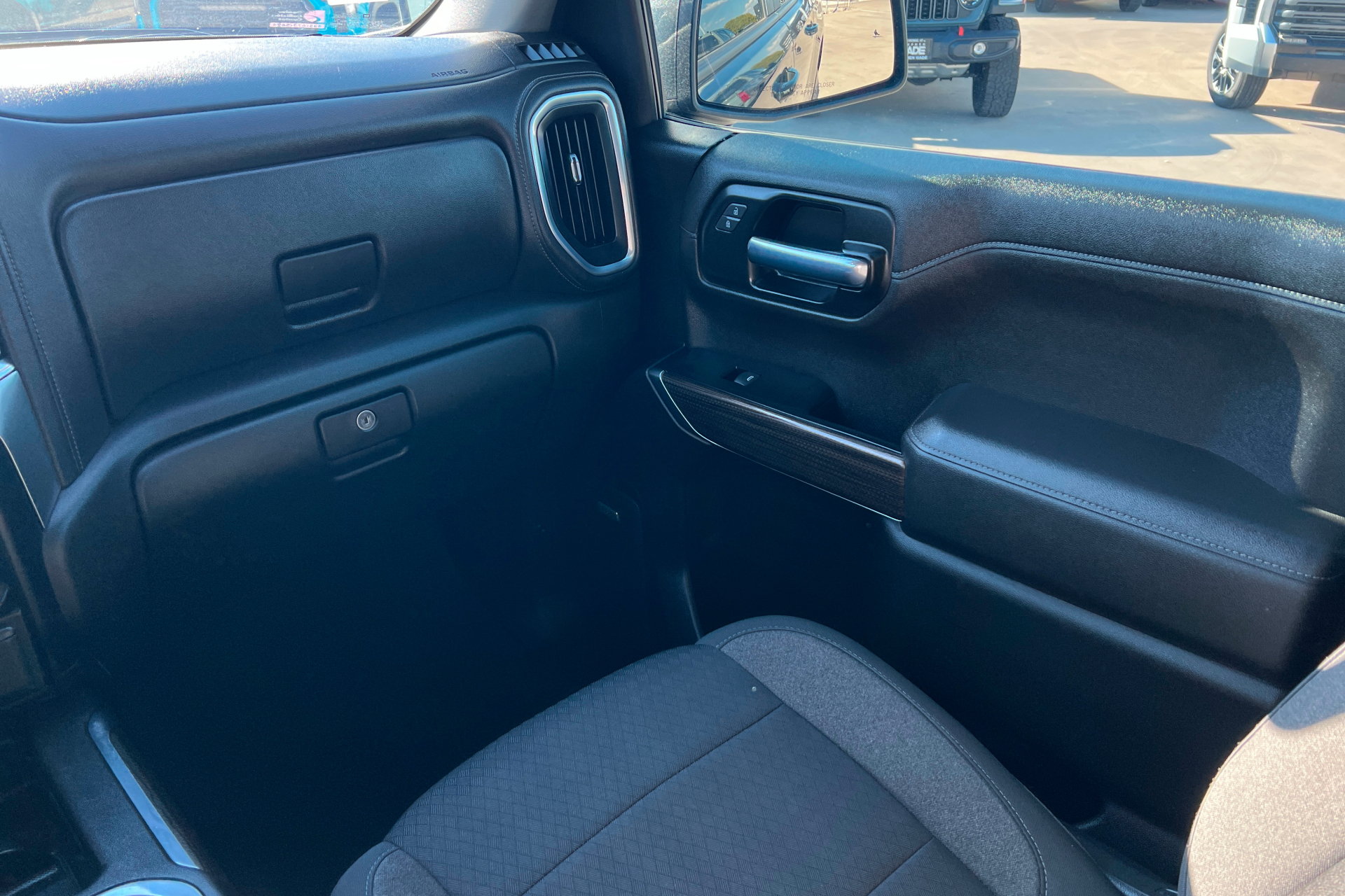 Used 2020 Chevrolet Silverado 1500 LT Trail Boss AWD/4WD image 11