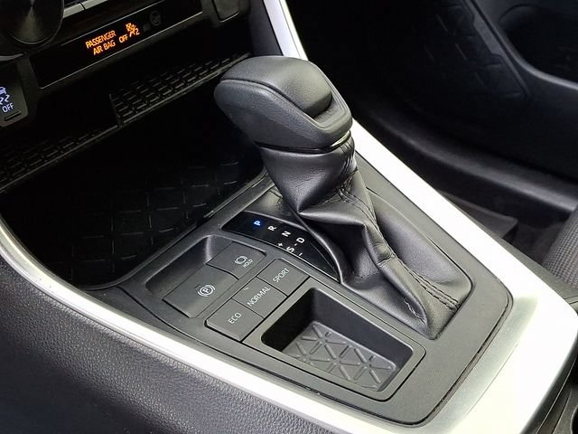 Used 2020 Toyota RAV4 LE w/ Carpet Mat Package FWD image 15