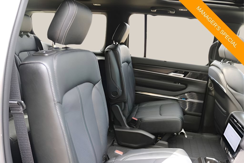 New 2026 Jeep Grand Wagoneer Summit AWD/4WD image 20