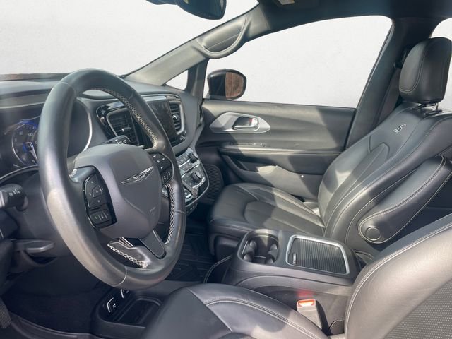Used 2020 Chrysler Pacifica Touring-L Plus image 9