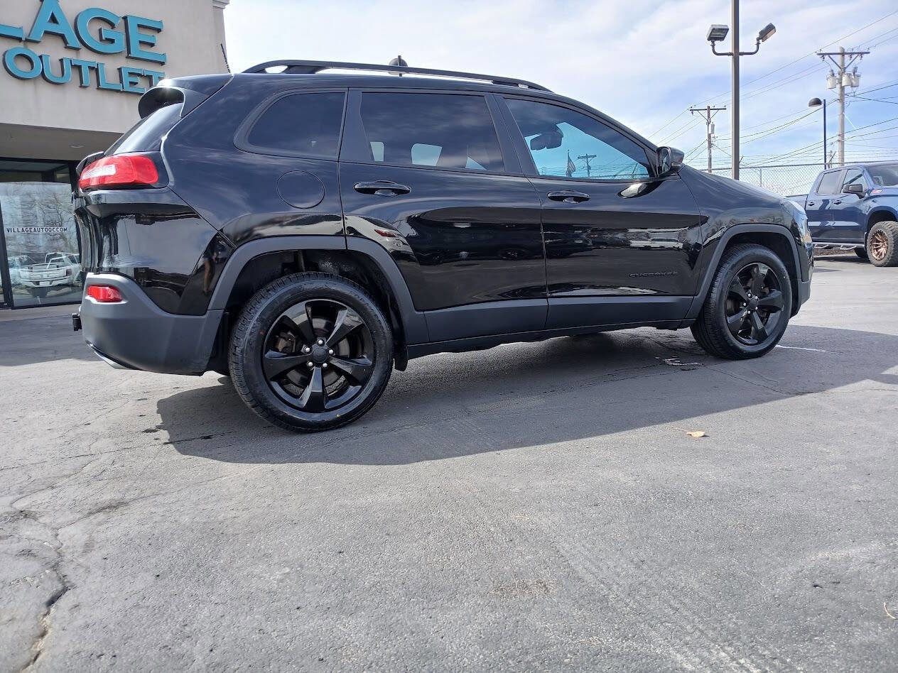 Used 2017 Jeep Cherokee High Altitude AWD/4WD image 8
