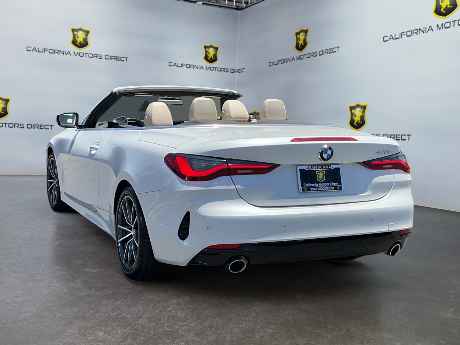 Used 2024 BMW 430i Convertible w/ Premium Package RWD image 7