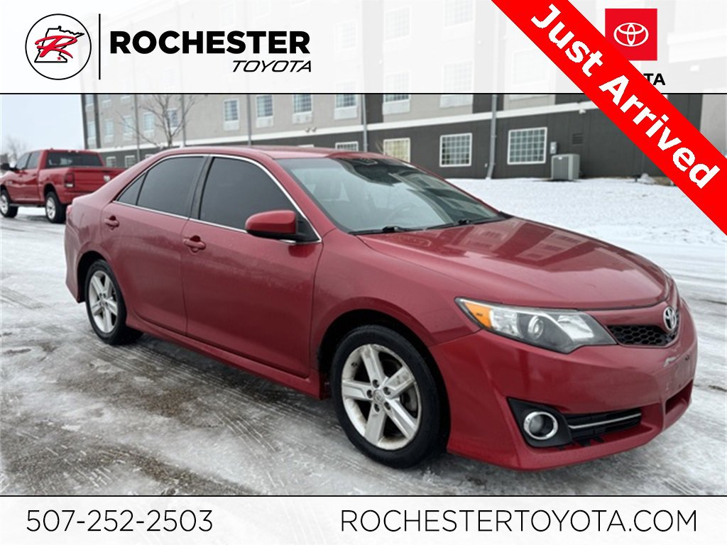 Used 2014 Toyota Camry image 1