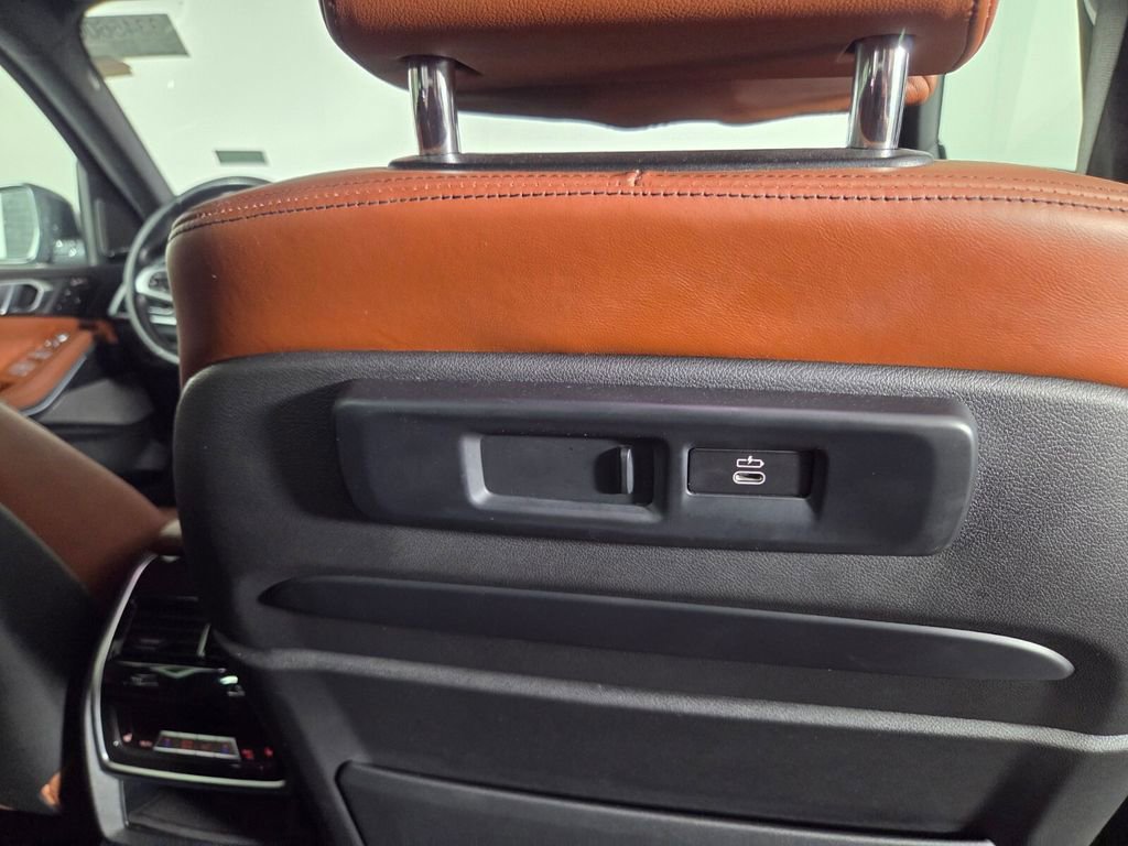 Used 2022 BMW X7 xDrive40i w/ M Sport Package image 30