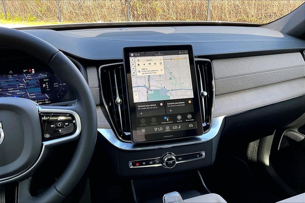 New 2026 Volvo XC90 T8 Core w/ Protection Package Premier image 28