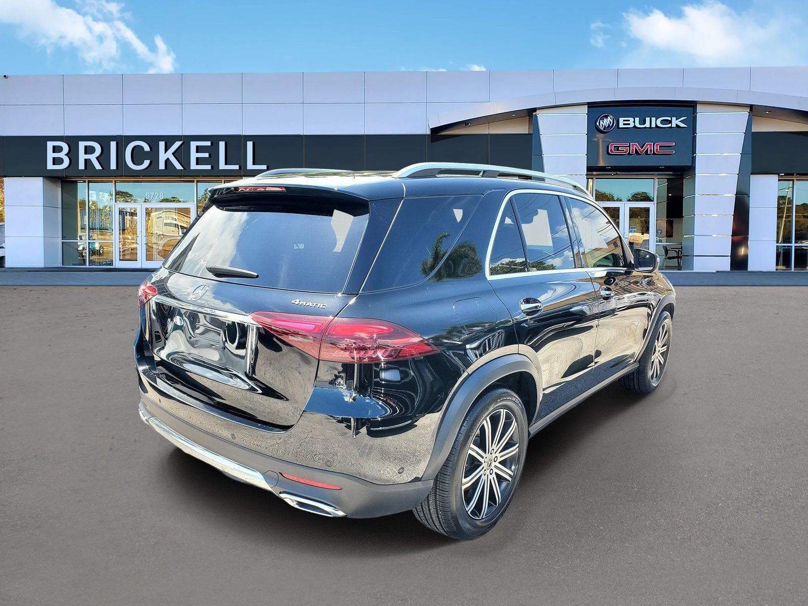 Used 2024 Mercedes-Benz GLE 350 4MATIC image 3