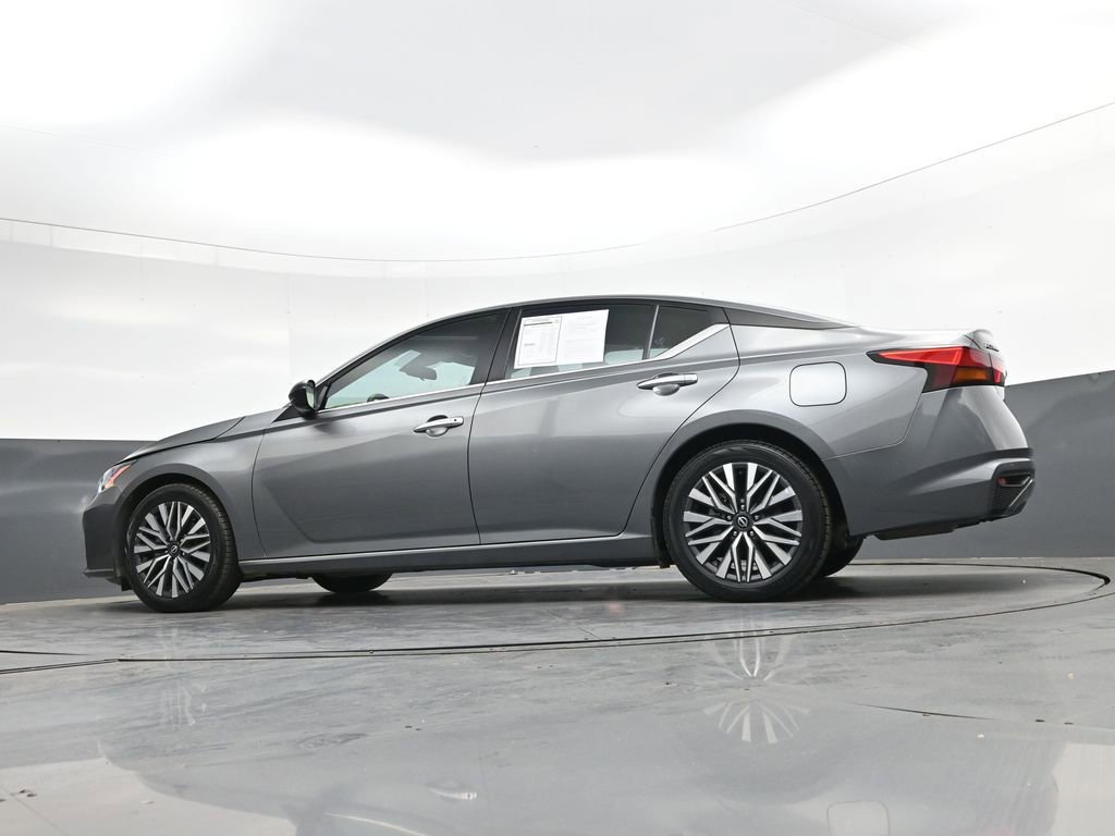 Used 2024 Nissan Altima 2.5 SV FWD image 42