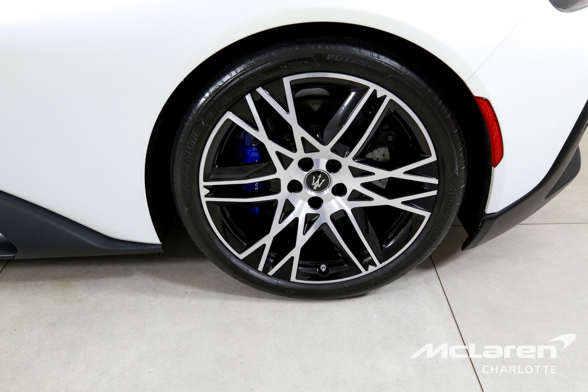 Used 2023 Maserati MC20 Spyder image 33